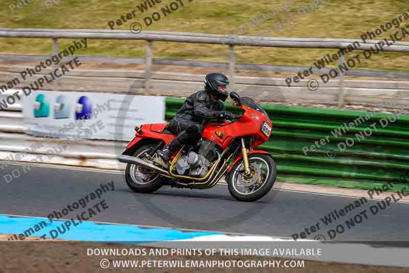 Vintage motorcycle club;eventdigitalimages;mallory park;mallory park trackday photographs;no limits trackdays;peter wileman photography;trackday digital images;trackday photos;vmcc festival 1000 bikes photographs